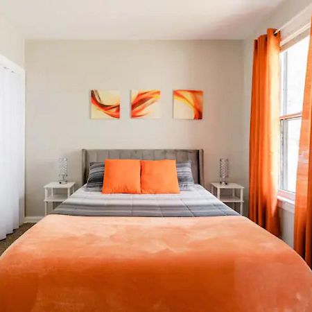 La Naranja Retreat - Cozy Duplex Near Downtown With Parking, 300 Mb Wifi & Self Check In Villa Cleveland Exterior photo